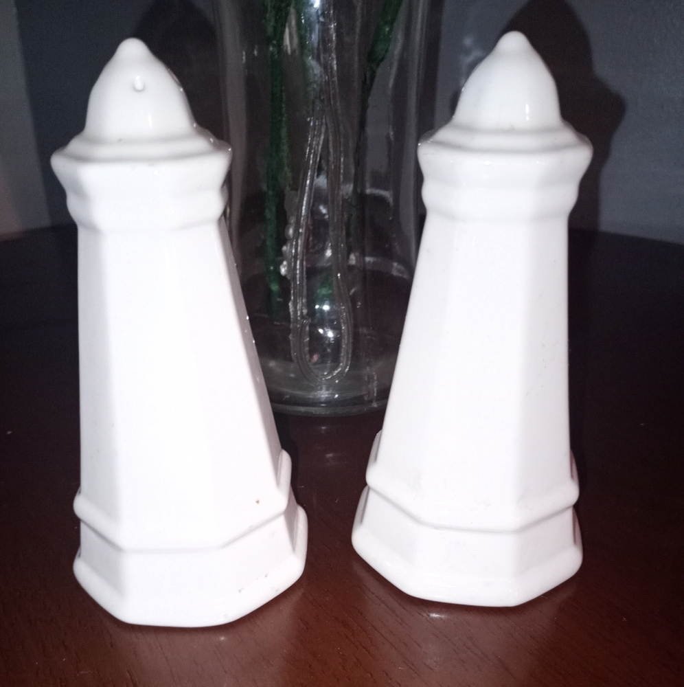 Pfaltzgraff Ceramic Lighthouse salt and pepper shakers Rare Find!